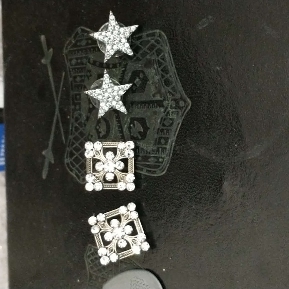 Diamond star earrings for sale !